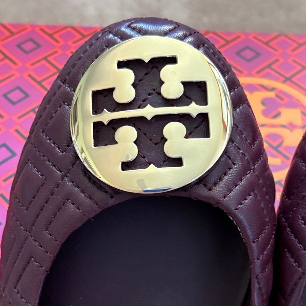 Tory Burch Dark Port Purple Quilted Minnie Travel Nappa Leather Flats Gold Logo - Picture 4 of 10